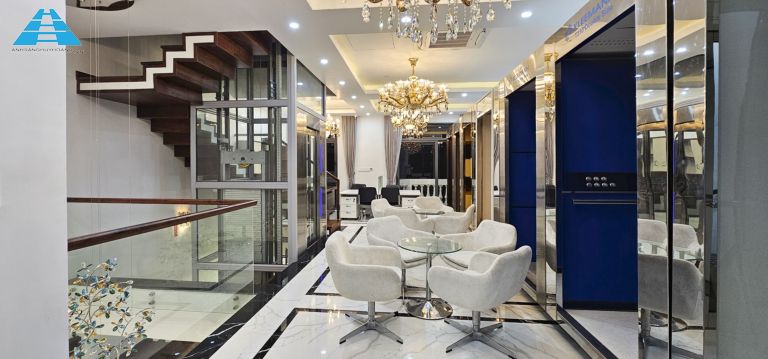 showroom đèn chùm tại hải phòng