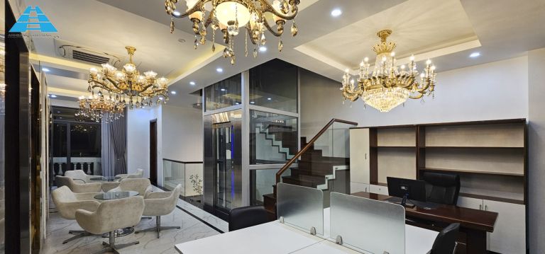 showroom đèn chùm tại hải phòng